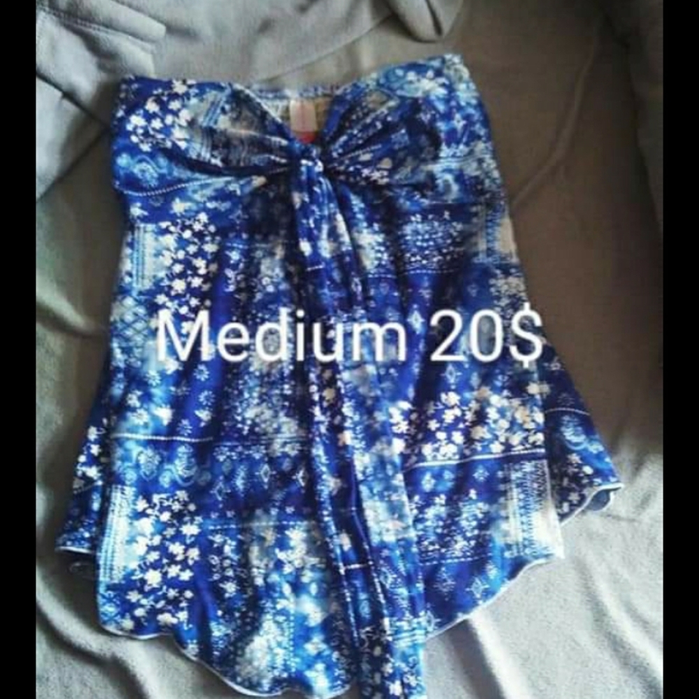 Sleeveless blouse